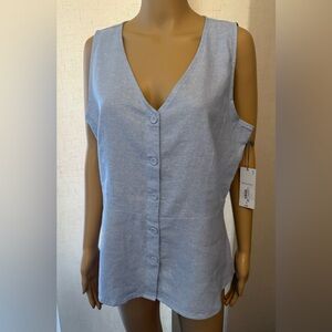 NWTs Liz Claiborne button down linen top. Sz. M light denim blue.